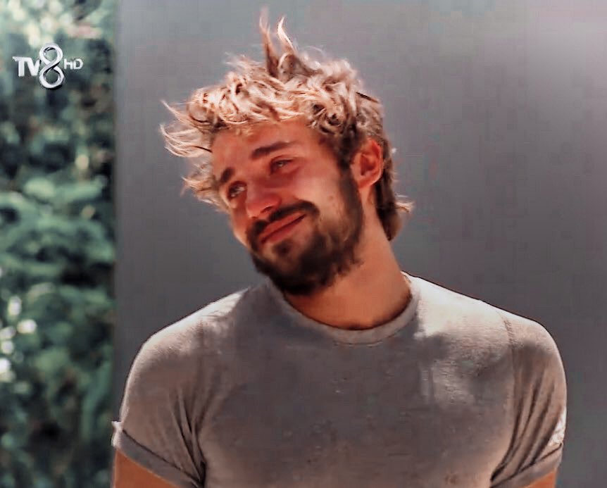 sen gülerken güldük ağlarken ağladık duygularını senle birlikte yaşadık bütün bunları bize hissettirebildigin ve hislerini çekinmeden dışarı vurabildigin için iyi ki sen iyi ki

KalplereKazınan ŞampiyonCan