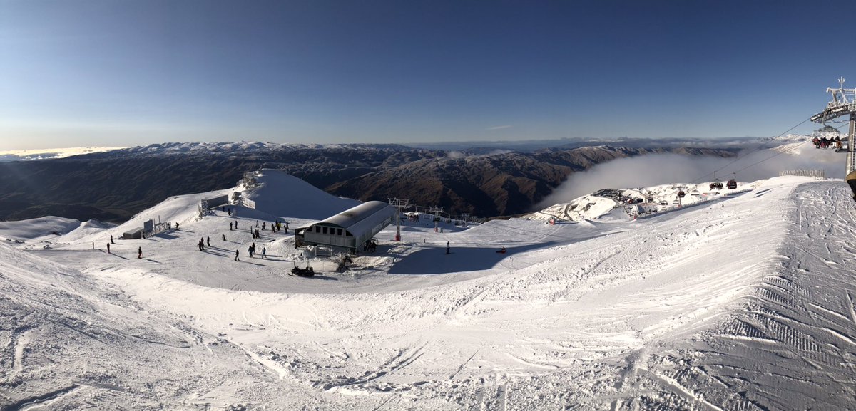 annakd28's tweet photo. This time last week I was at the top of @CardronaNZ in the snow and sunshine, now I’m back inside with a L3 #AucklandLockdown. 2020 is a certainly a random one! #aotearoa https://t.co/yLFvNyNbev