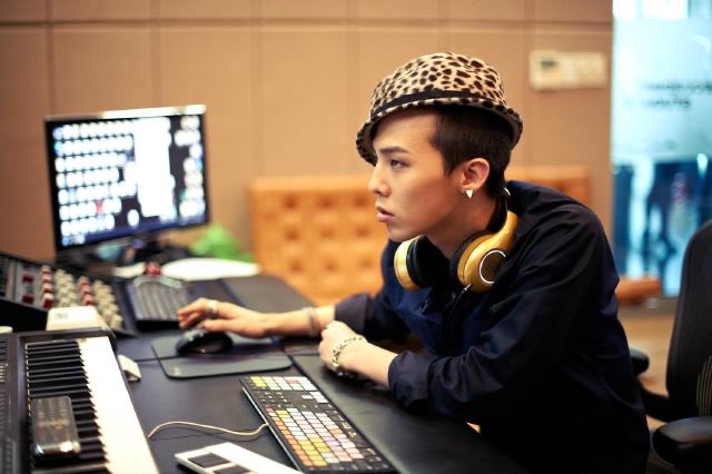 G-Dragon became the first artist of his age (20) to be listed on The 10 Greatest Korean Composers in 2008. He was named the Top Songwriter of 2012 by Melon. And as of February 2018, the Korea Music Copyright Association has 172 songs listed under his name.