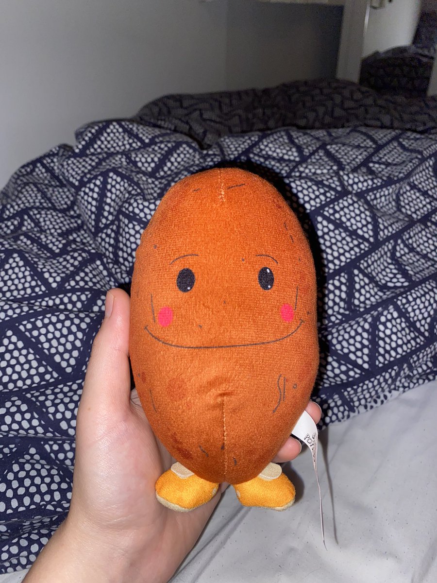 LSimmonds12's tweet photo. Myself and @CYPBecca received THE most amazing gift tonight, off our big sister😂🥔💓 #ThankYouBakedPotato https://t.co/OzyWr9aezG