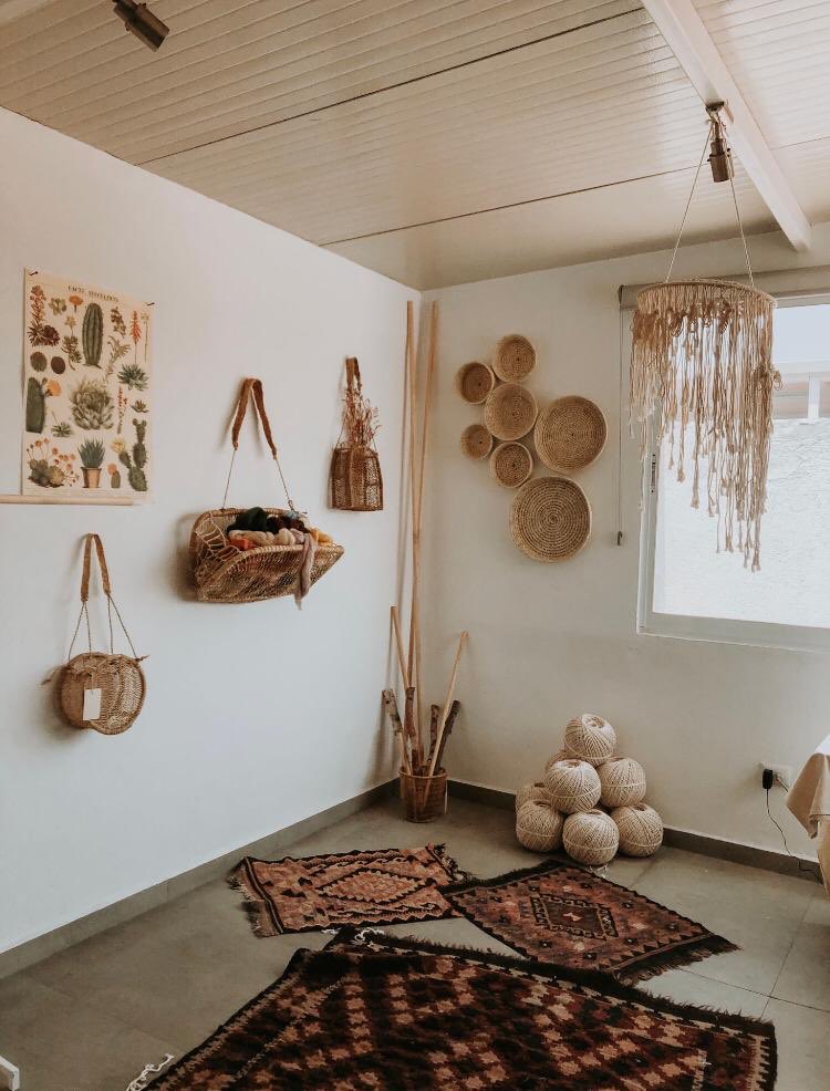 Les comparto que mi hija Camila acaba de abrir su Studio de Macramé. Si pueden seguirla en Instagram @hesedmacrame y en Facebook como Hesed Macramé. Estoy tan agradecida con Dios por los talentos que le ha dado y  lo diligente y perseverante que es en todo lo que hace. Síganla 🥰