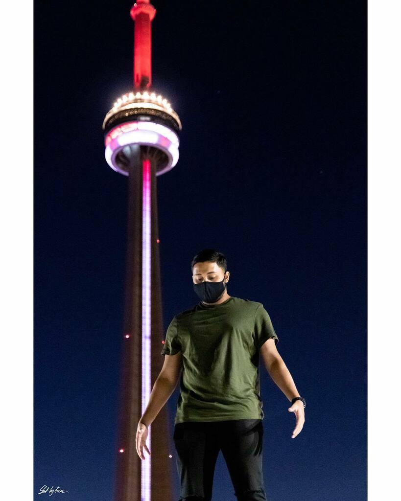ShotByEissa's tweet photo. “Picture yourself catching the bubble”
@itsmeajith :
_
📷 Canon 80D  Sigma 17-50 f/2.8
_
_
_
#portraitphotography #balconyportraits #canonportrait #canonphotography #portraitphotographer #fashionphotographer #modelphotography #canonfashionphotography … https://t.co/NdPw1ug3ei https://t.co/w2vs3m5jiO