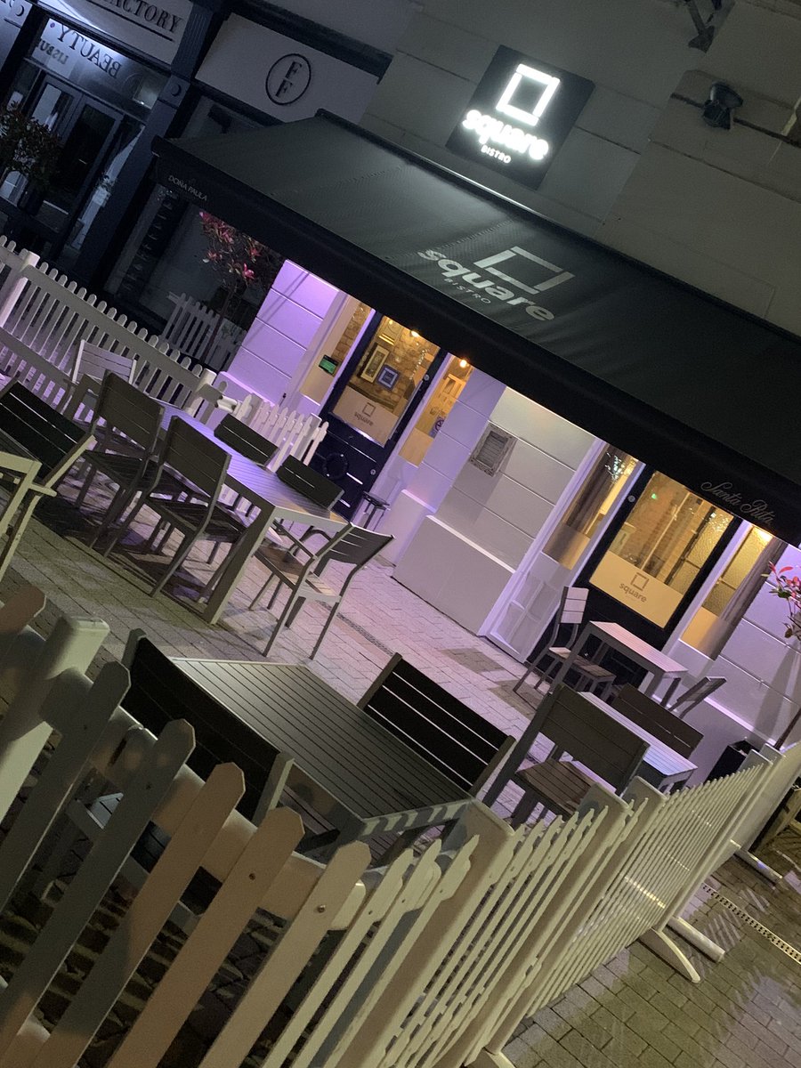 Tonight was all about lobster Thermidor!! #proper #local #eatingalfresco #onthesquare