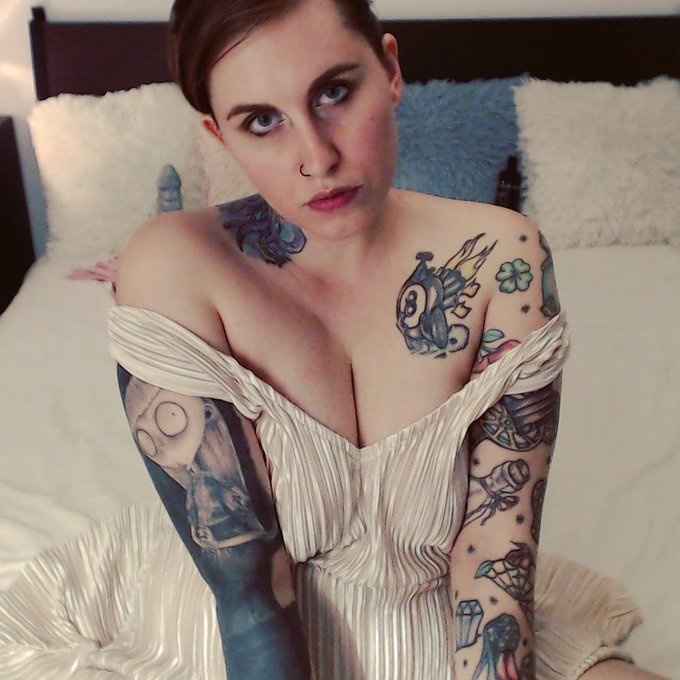 How to be cute and a bit perv with a dragon dildo behind your back. Do you like this combination? https://t<a href="/tag/tittytuesday"class="tags"><span>#tittytuesday</span></a>