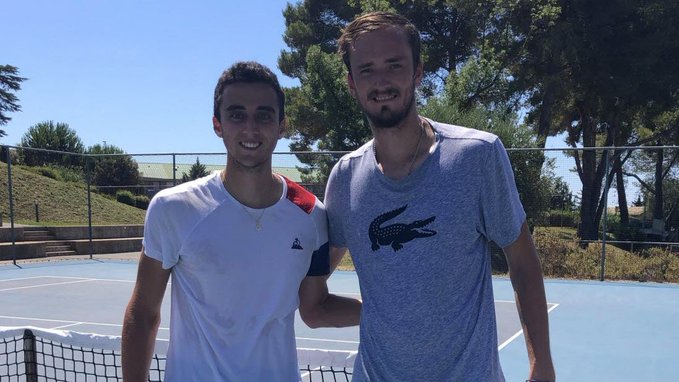 SPerezBlundi's tweet photo. TENNIS : DAN ADDED EN FORME !
Le Strasbourgeois #DanAdded 🇫🇷💪, 21 ans, qui a rejoint récemment l'Elite Tennis Center de #Cannes où s'entraîne @DaniilMedwed 👍, est Finaliste de la 20ème édition du tournoi CNGT de @TCPraloup !
#Tennis 🎾
#NextGen
@sportricolore 🇫🇷💪 https://t.co/1APymK8CIc