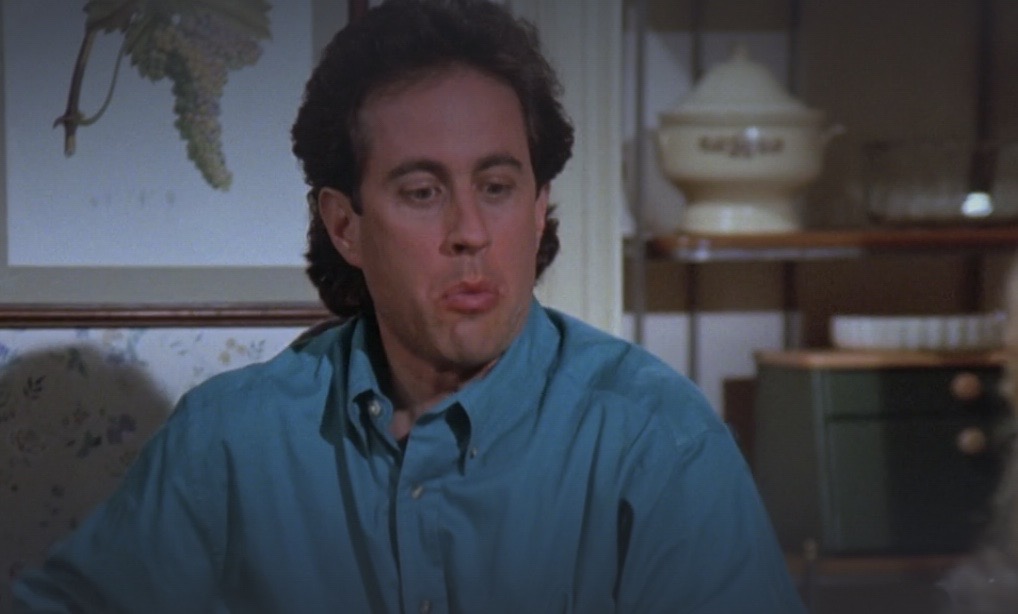 MoshiMotif's tweet photo. Flashback Friday - Seinfeld: Remember the ridiculous scene in which Jerry tries to prove he likes meat but he's spitting the mutton into a napkin? We spied a Pfaltzgraff Soup Tureen on the shelf behind him! #vintage #vintagedishes #seinfeld #jerryseinfeld #Pfaltzgraff #Village https://t.co/XsoHxExdIN