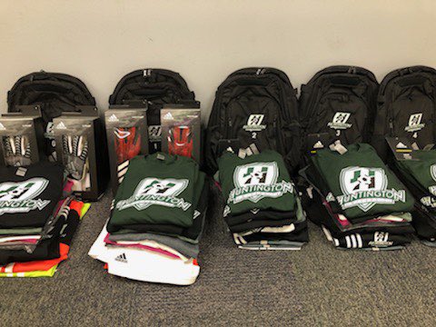 HUWS's tweet photo. Our girls are patiently waiting for gear distribution and our first practice! #Preseason2020 https://t.co/vcqqcFMTfK