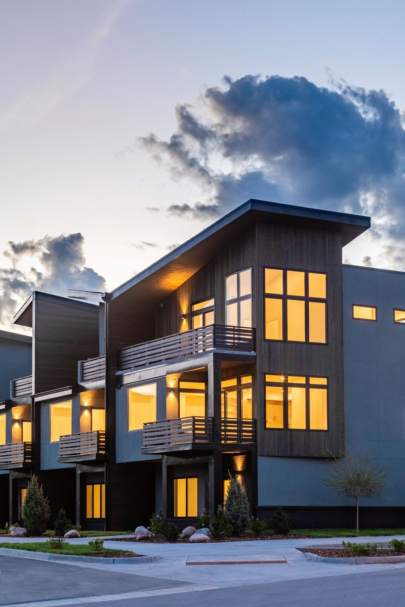 S__Construction's tweet photo. We just can't resist these gorgeous townhomes.

One Willits Place is comprised of seven, luxury three-story townhomes. Each 2,500 square foot unit has a two-car garage, large windows and two south facing balconies. 

 #multifamily #weareshaw #construction #mountainbuilder https://t.co/k3RMPiHM2c