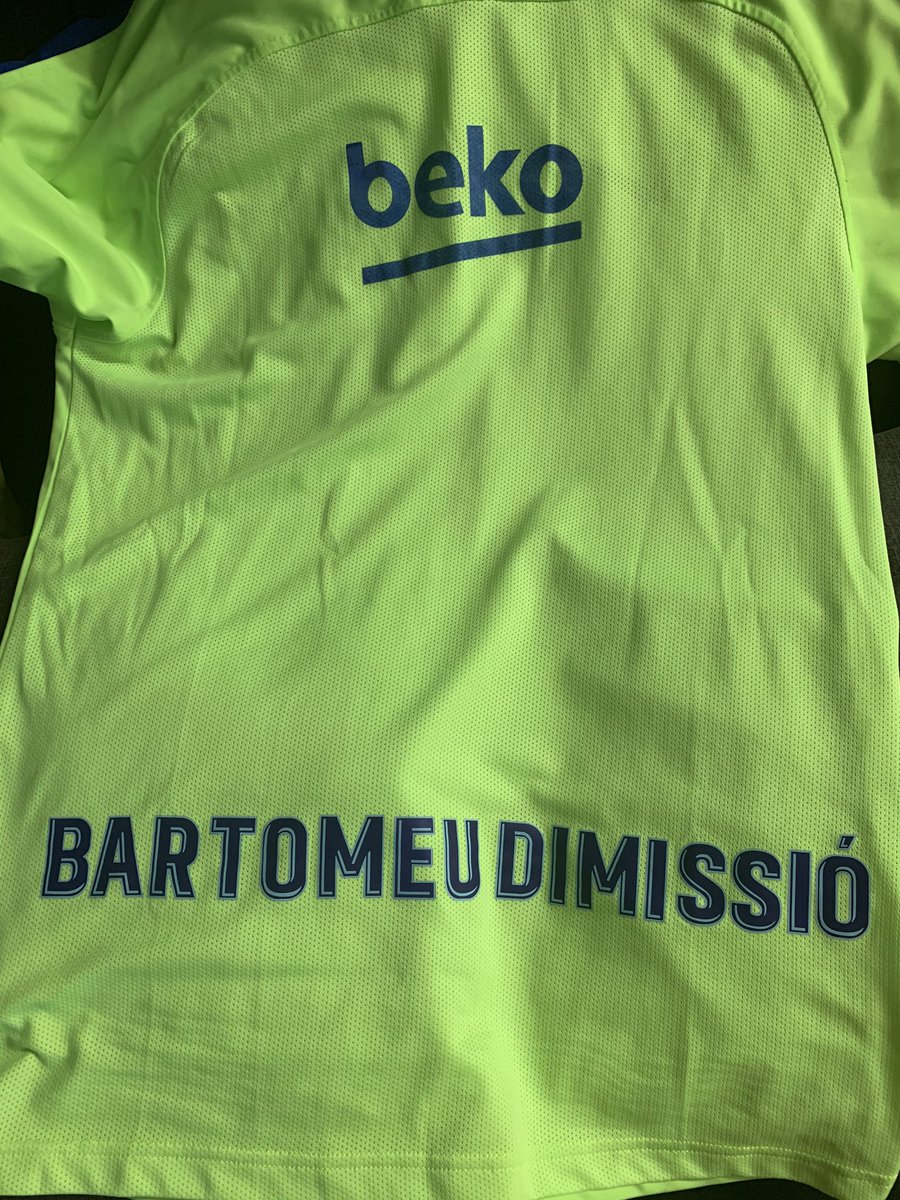 zlatanistafcb's tweet photo. Lista y luciéndola desde 2017, espero que después de lo de hoy estemos más cerca.
#BartomeuDimissio #BartomeuDimision #BartomeOUT #BartomeuVeteYA #BoPerAlBarça #ForaMafia #ForaTitelles #FCBFCB https://t.co/SQlhcdrtug
