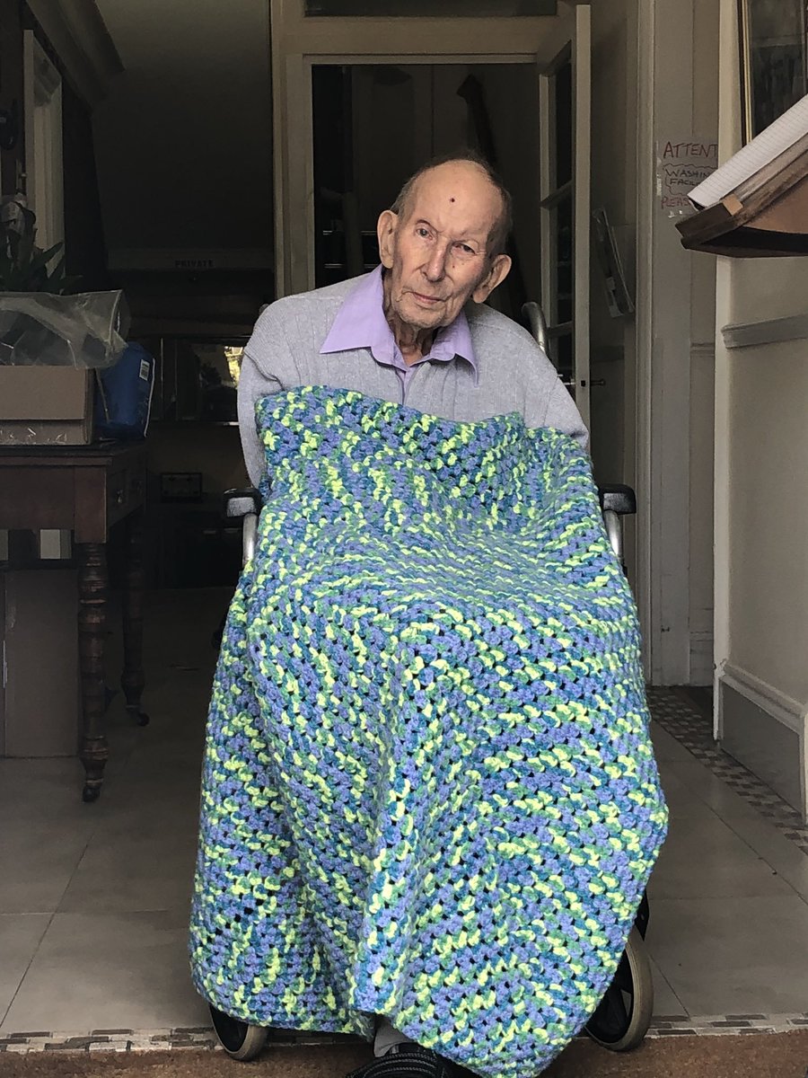 parsnipcat's tweet photo. Dad. Forever holding my hand.  25.04.1924 - 13.08.2020 https://t.co/yMLLriBnOB