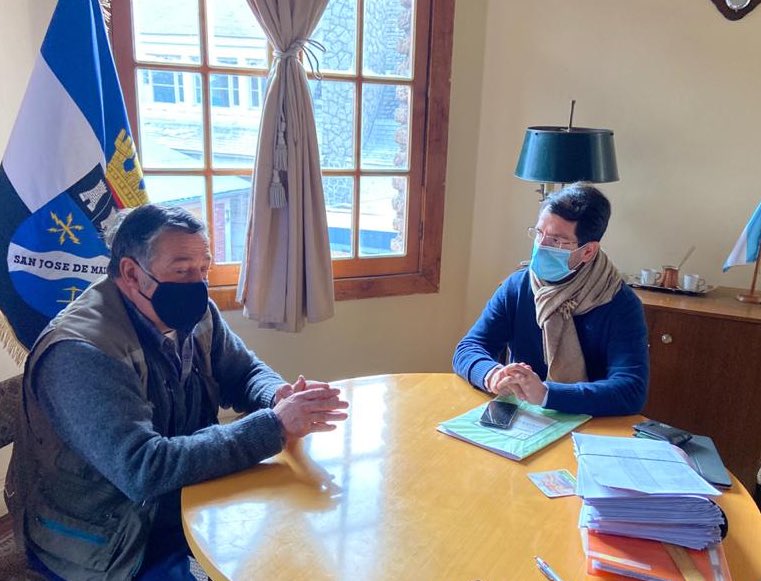 ESTA TARDE || El @alcaldepezoa sostuvo una reunión con el propietario del inmueble con el que se suscribirá compromiso de compra y venta por un terreno que la Municipalidad adquirirá en favor de la <a href="/CBSJM17/">CBSJM</a> 🚒🚨