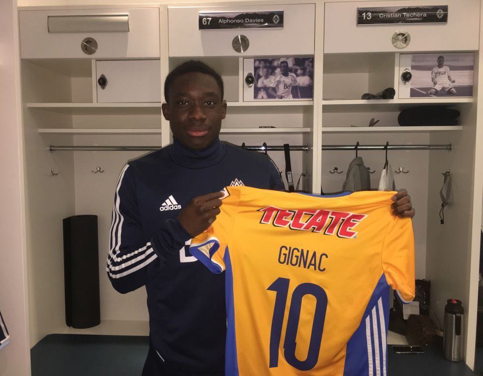 10APG's tweet photo. @mediotiempo Pensé que era yo su ídolo jajaja🙄 pequeña broma! Que nivel traes @AlphonsoDavies 👏🏻 ENORME 🙏🏻 https://t.co/L8pvM7S444