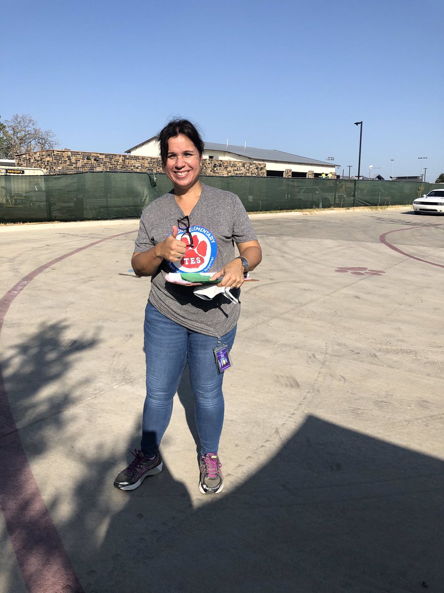 YarisiRosado's tweet photo. Grateful of been part of the TES Team. Go Tigers! #TESPride #StrongerTogether #TESleads https://t.co/c6JWAPiVT5