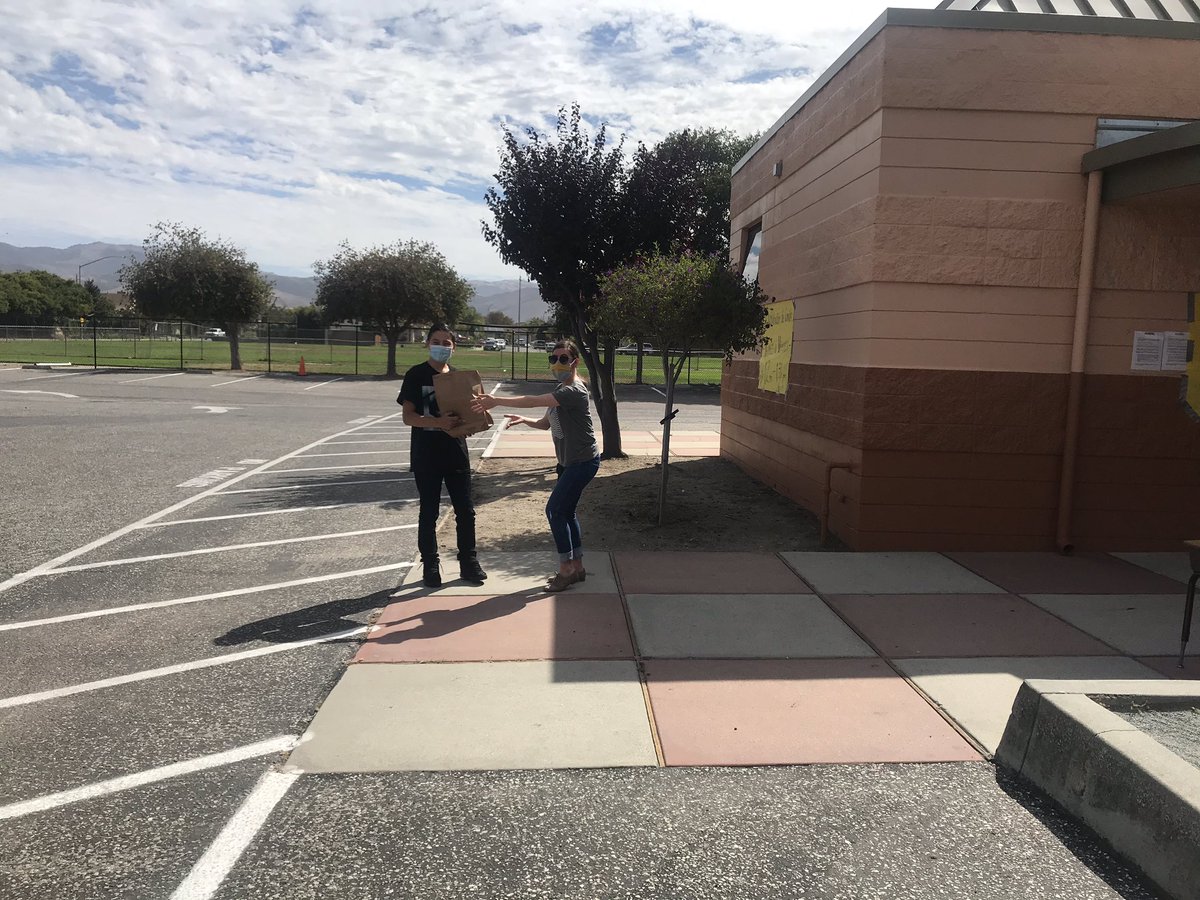 frankpaulriders's tweet photo. All classes are done with student material distribution!  Thank you teachers for your dedication and the long hours you put in for OUR families. Rider Pride for sure! #riderpride @AlisalUSD @MaextraLilia @msgonzales87 @steph8coffin https://t.co/RGdD3kebOu