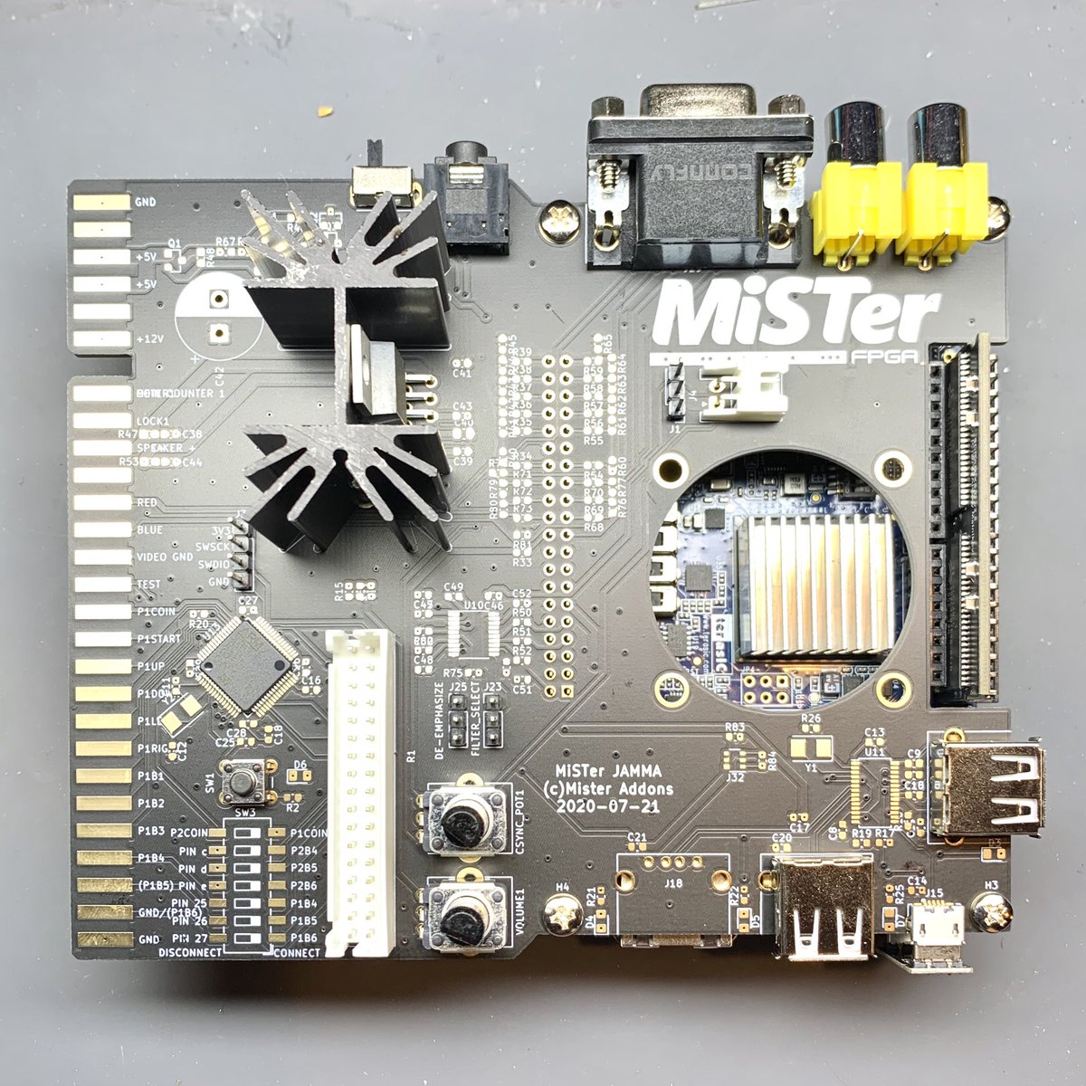 MisterAddons's tweet image. Through hole components mostly fit.