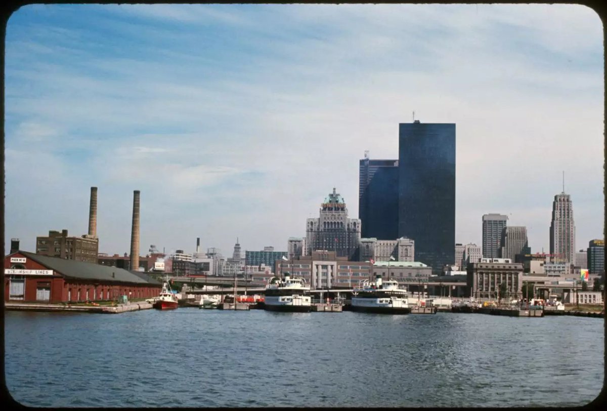thekeenanwire's tweet photo. Reminded that it's when you see photos of Toronto shortly after it was built, you realize how big a statement Mies van der Rohe's TD Centre in Toronto really was at the time. This shot from: https://t.co/09GXtnVRgK https://t.co/wePp5NPP4C