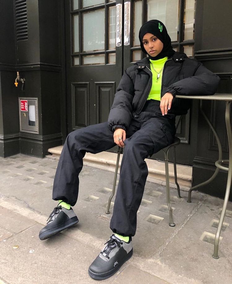 Grabbing a quick lunch with your friends, your look?