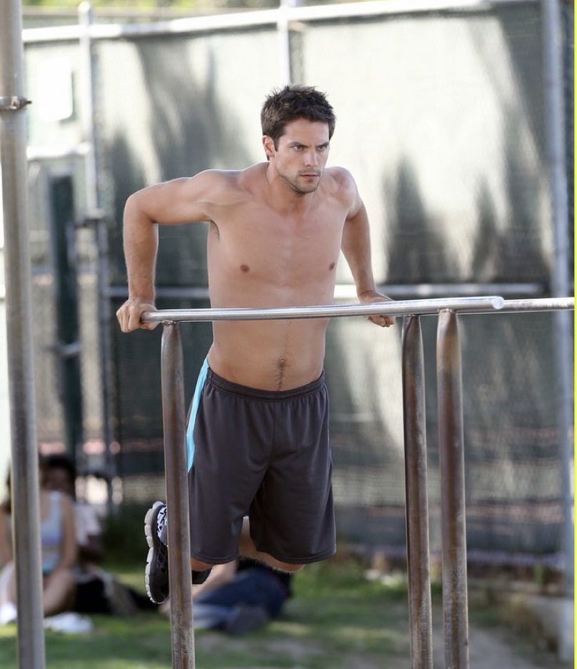 OfGreyPrincess's tweet image. Don’t mind me secretly spying on my man while he’s working out @OfBodyGuard *Smirks*