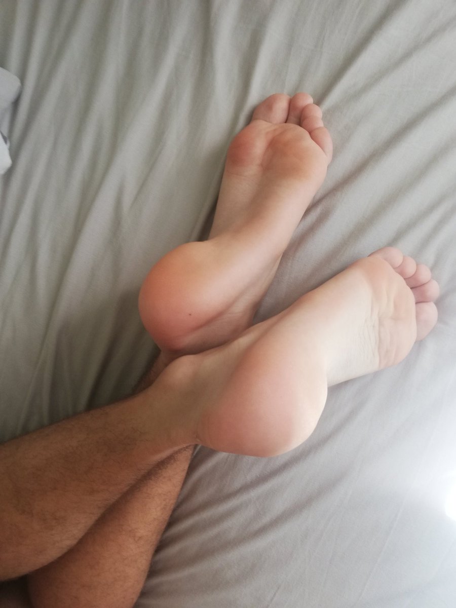 TastyFeets's tweet photo. Do you wanna lick this sweaty feet?
#soles #feetheaven #malefeet #gayfeet #tastyfeet #feet #sellingfeetpics https://t.co/FkhiZnkJiG