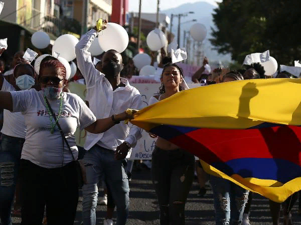 no pronunciaron de las mujeres de comunidades negras y afros. Todas las babosas no dejaban de la vaina Diomedez y fue condenado y eso historia patria pero no pronunciamientos de nuestros jóvenes mas humildes, es movimiento de mierda inservible estilista y clasicista.