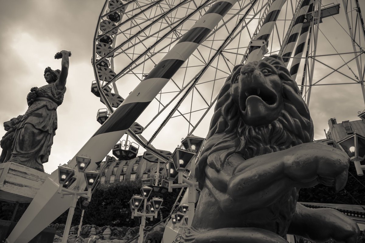 #bnw #worldtraveler #monochrome #capture #blackandwhitephoto #bnw_gallery #canon #streetphotography #photography #blackandwhitetheme