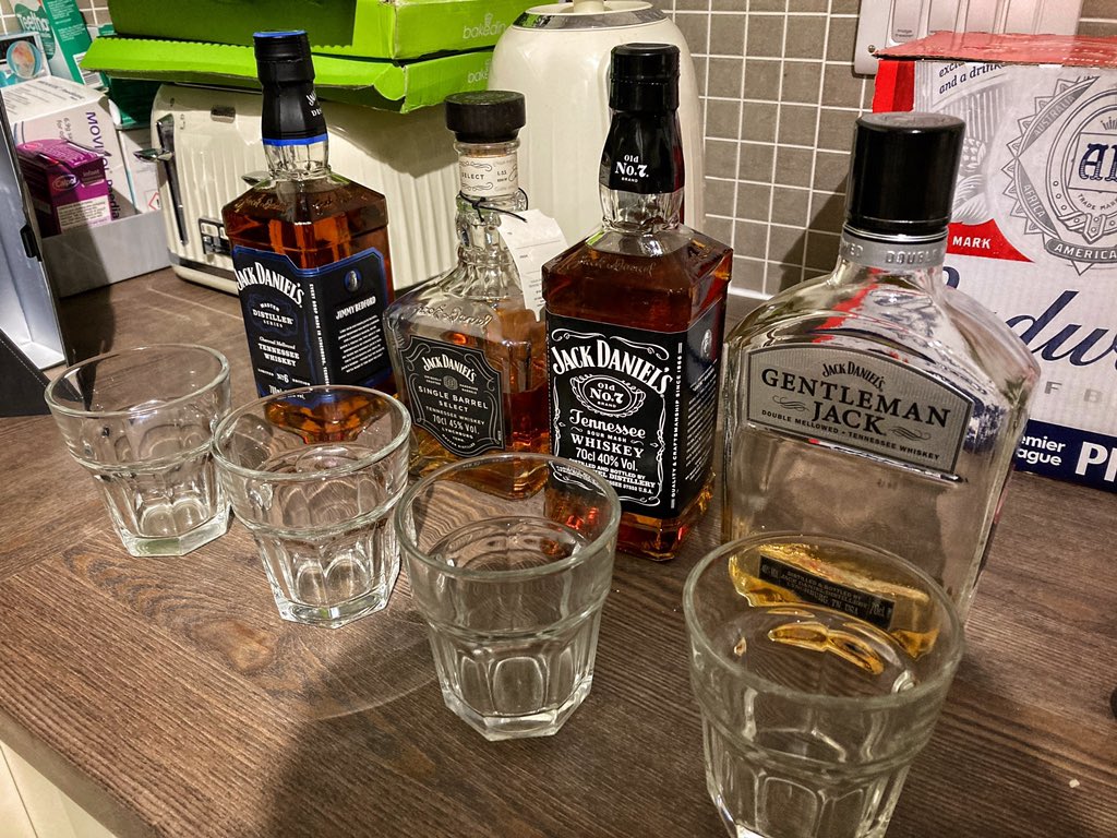 krkerry91's tweet photo. @JackDanielsUK Whiskey testing night, pour 4 whiskeys and see who can guess which is which! https://t.co/w7dW5IfwBQ