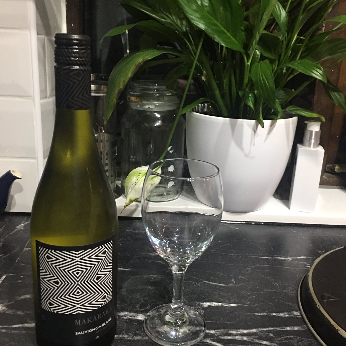 EllwoodLass's tweet photo. Tonight’s #AHPsActive ended up with an impromptu friends get-together. Physical activity is important, but friends, support and well-being are also important.
#lovewhereilive
#lovemyfriends
#friendshipsupport
#circleoffriends
#supportnetworks
#cabernetsuavignon https://t.co/dsV9ncPf9W