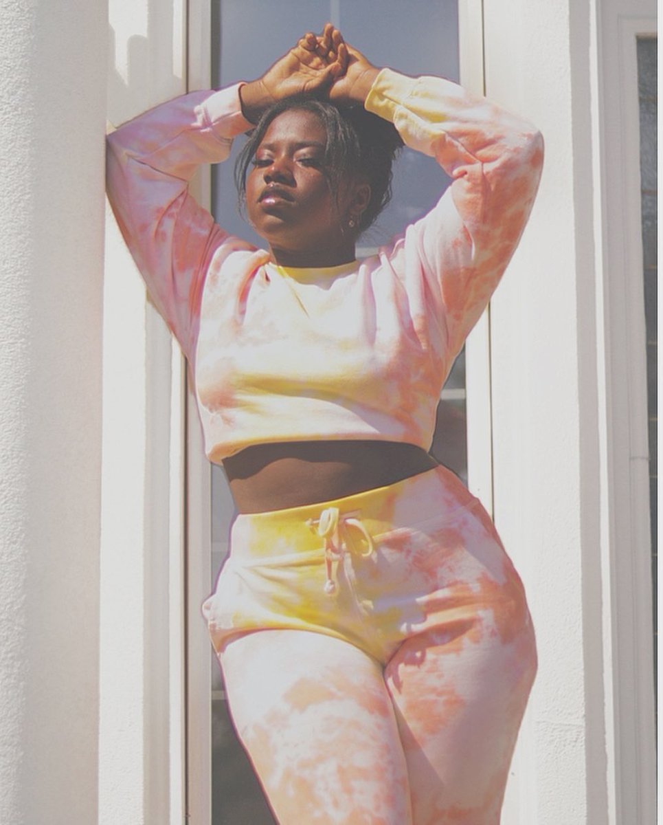 eliseosafo's tweet image. Did someone say BLACK OWNED tie dye company👀👀 I’m doing a giveaway on my Instagram so go over there lol