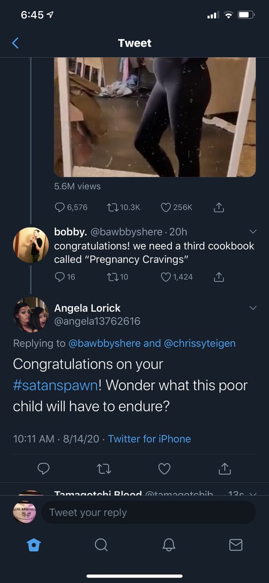 CatCurley's tweet photo. @barre3 You’re cool with having your employees talk like this to people? https://t.co/GA23o3lvCF