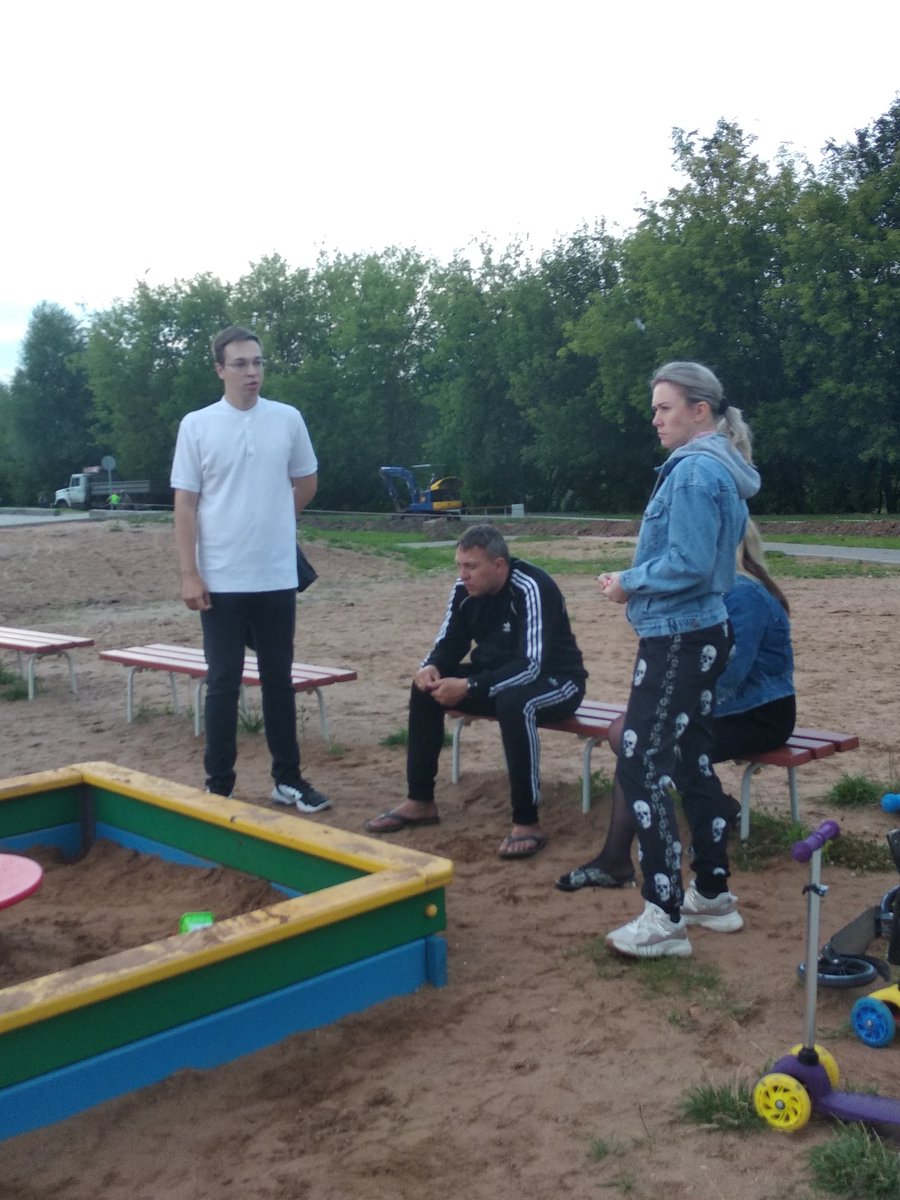 Проводим встречи с жителями 8 округа.