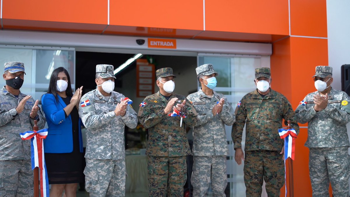 MDefensaRD's tweet photo. 1-[Inauguración Súper ISSFFAA Base Naval 27 de Febrero, ARD.]🇩🇴

Fue dejado inaugurado el súper mercado del ISSFFAA en la base naval 27 de febrero este es el 4to. Inaugurado con este esquema para brindar bienestar a los soldados y sus familiares... #SuperIssFFAA @ArmadaRepDom https://t.co/R86wqteVj1
