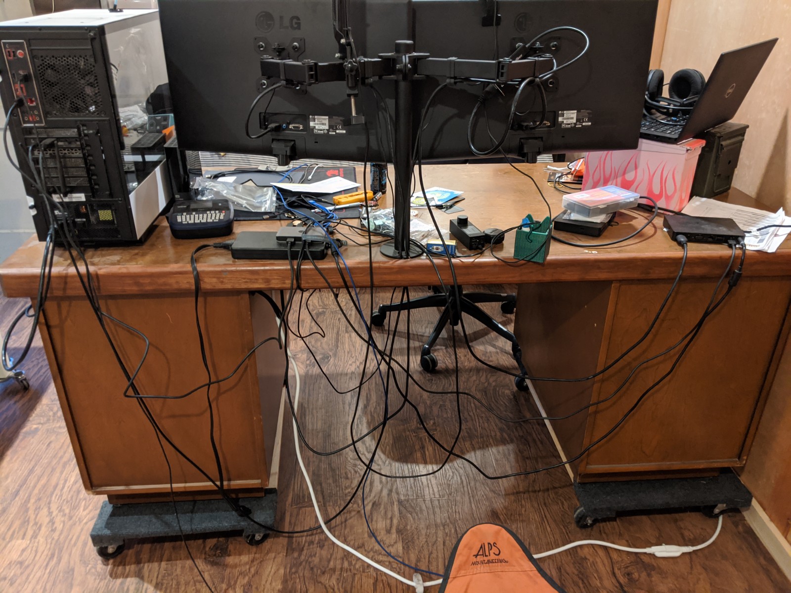 Cannibal (Unverrrrified) on Twitter "Cable Management! Docking station