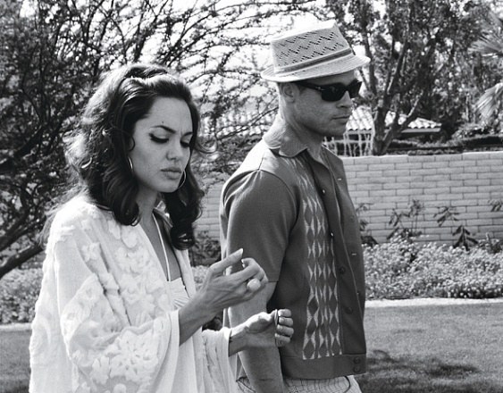 Let's talk gossip for a moment, y'all. Settle in. In 2005 Angelina and Brad did a suburban themed photoshoot for W Magazine that further aided speculation about their relationship. Shot by Steven Klein. The concept was created by both Pitt and Klein.  #vulturemovieclub