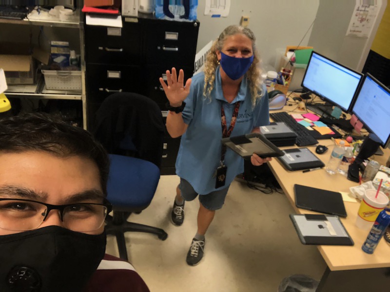 SingleyTechs's tweet image. These techs are working late on a Friday to prepare Chromebooks for our students! @IISDTechService #IISDGameChangers #iisdtech #ForwardTogether