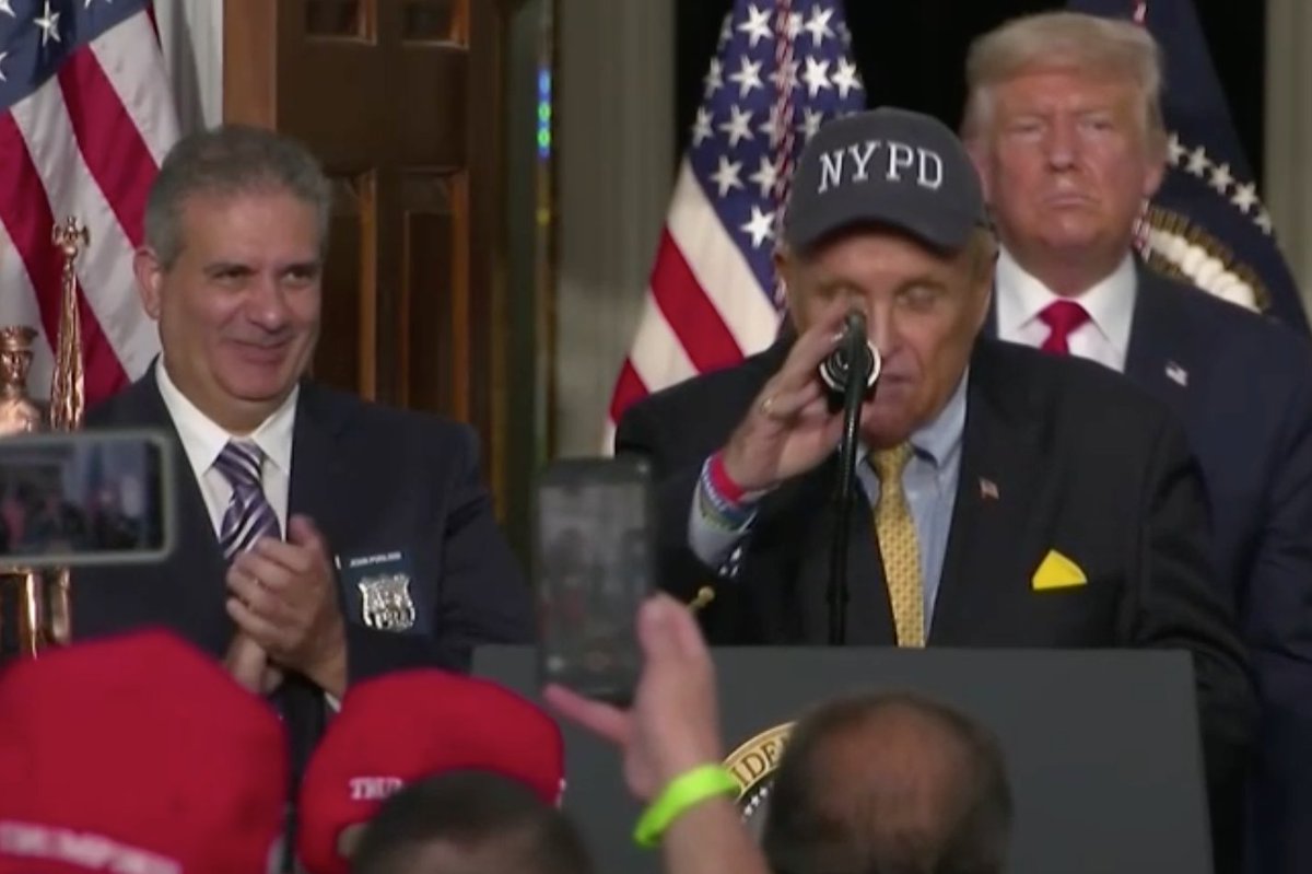 And  @POTUS calls  @RudyGiuliani to the lectern to speak to  @NYCPBA "to say a few words."