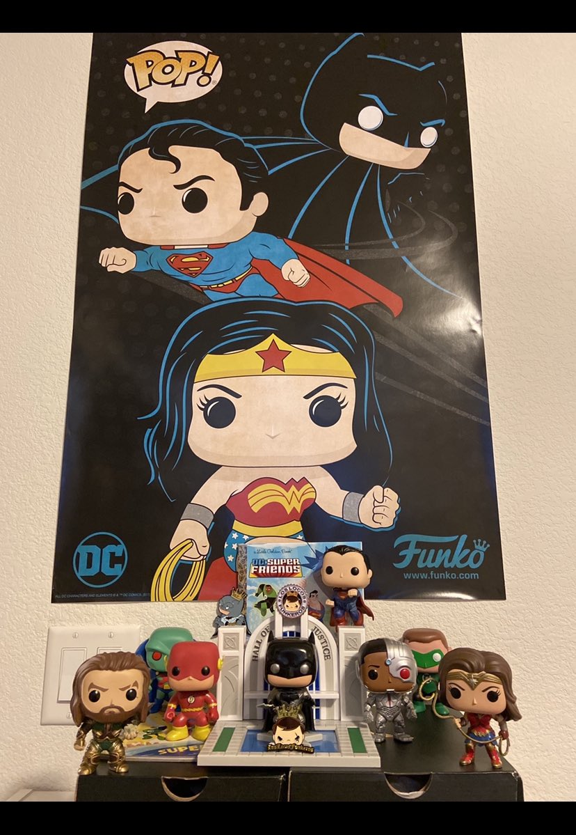 Mrs_StLouis's tweet photo. Had Some Fun Adding To My Sons Super Hero Room. This #InBox #Collector Took Some Of The Pops We Purchased For My Son Out Of Box For A #JusticeLeague Display. #llfpincheckfridays #LLF #LosLocosFunkeros @funko @LocosFunkeros https://t.co/OE5WbClNVc