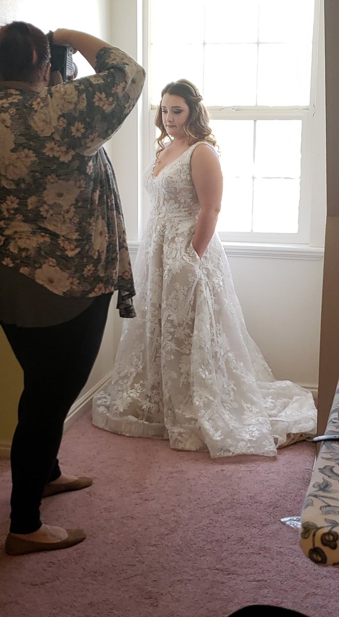 kdesm3953's tweet photo. Our girls a wifey now!🥰😍 https://t.co/esr86mjj15