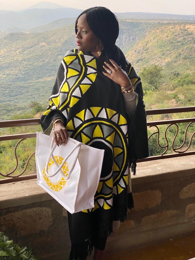 MumbaMusondam's tweet photo. The whistling winds of the Rift Valley, shifting light across the valley, sounds of hyenas at night = Precious. Thanks for the blanket designed by #FunHomes @CCiiru l stayed warm in the night. #KenyanDesign #ThisIsAfrica #circulareconomy #AfricanQueensCollection https://t.co/1OuaoBg8mf