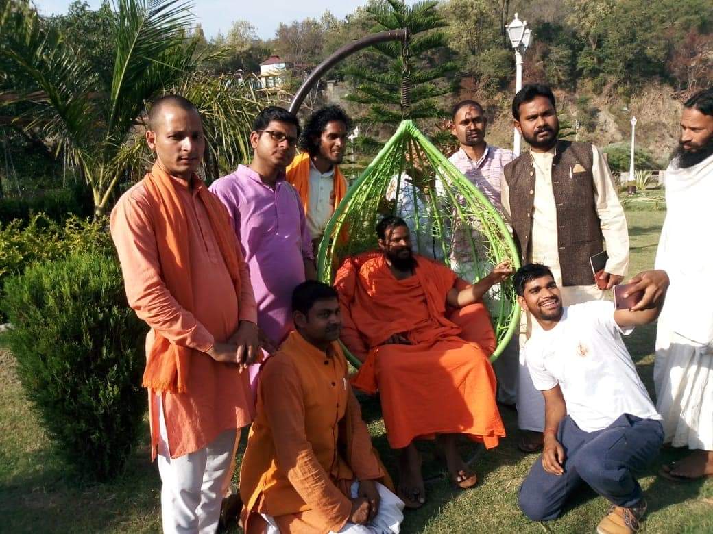 हम सब मिलकर अपने शहीदों के सपनों का भारत बनाने के लिए पूर्ण पुरुषार्थ करें और अपने कर्म से अपनी मातृभूमि की अराधना, अर्चना करते हुए अपने राष्ट्र धर्म को सर्वोपरि मानकर राष्ट्रहित के लिए मातृभूमि की अराधना करें
#स्वतंत्रतादिवस_स्वदेशीकासंकल्प #पतंजलि