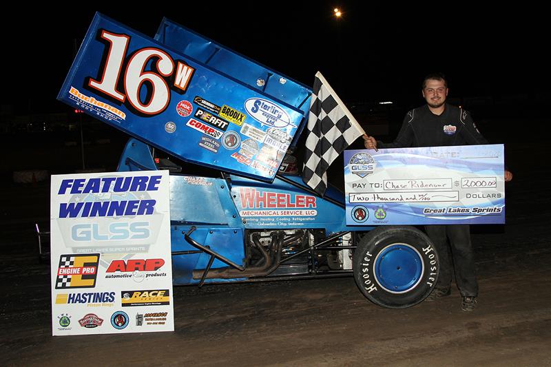 RIDENOUR HOME AGAIN IN WINNERS CIRCLE GreatLakesSuperSprints.com/news/?i=86311 <a href="/chaseridenour11/">Chase Ridenour</a> <a href="/EnglerMachine/">Engler Machine</a> <a href="/beaconandbridge/">Beacon and Bridge</a> <a href="/HoosierTire/">Hoosier Racing Tire</a>