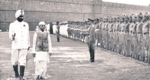 A rare picture of my Grandfather Shri Lal Bahadur Shastri celebrating Independence Day at Red Fort.

Jai Jawan Jai Kisan 🇮🇳

 #IndependenceDayIndia