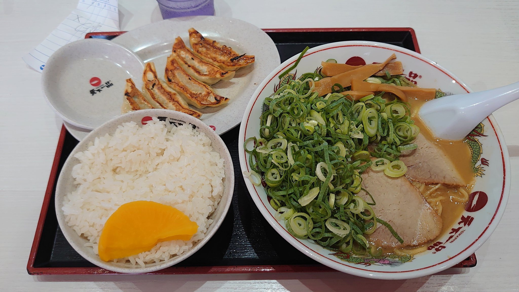 忘れな草 9 4コミティア141 う 22b 77 069 毎日昼飯ドキュメンタリー 尼崎 立花町三丁目の道意線沿いの 天下一品 立花に限らず 南武庫之荘の現場でもここへは来てるし 今日みたいな日は オカンと来てたかもしれないほど おそらく阪神尼崎や阪急