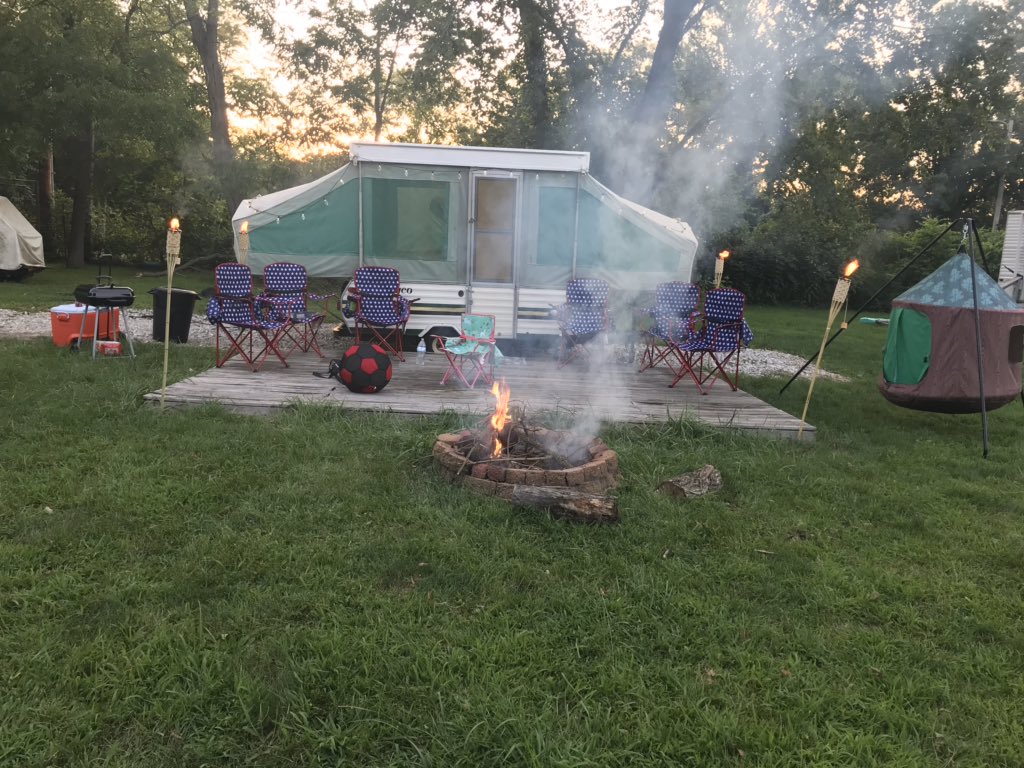 JovonnaBair's tweet image. Our new way of socially distancing. #homeawayfromhome #practicingsocialdistancing