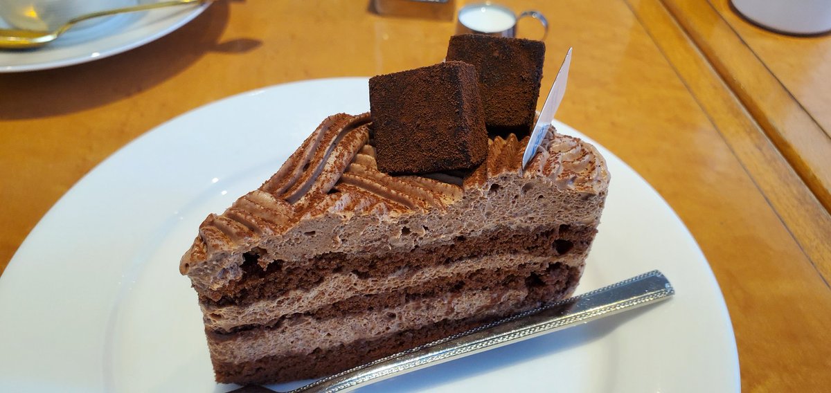 bcj70ut2hSBV0iF's tweet photo. やっぱりカタシマのケーキとコーヒーは外せない😋😋😋
#KATASHIMA
#カタシマ
#ケーキ
#養父本店 https://t.co/dlVYTyHdg4