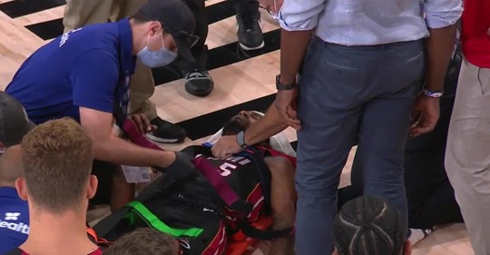 247Sports's tweet photo. UPDATE: The Miami Heat are officially ruling Derrick Jones Jr.'s injury as a 'neck strain' after he passed a CT, MRI and concussion screenings:

https://t.co/oarG99YyIC https://t.co/o0Phrx8zNW