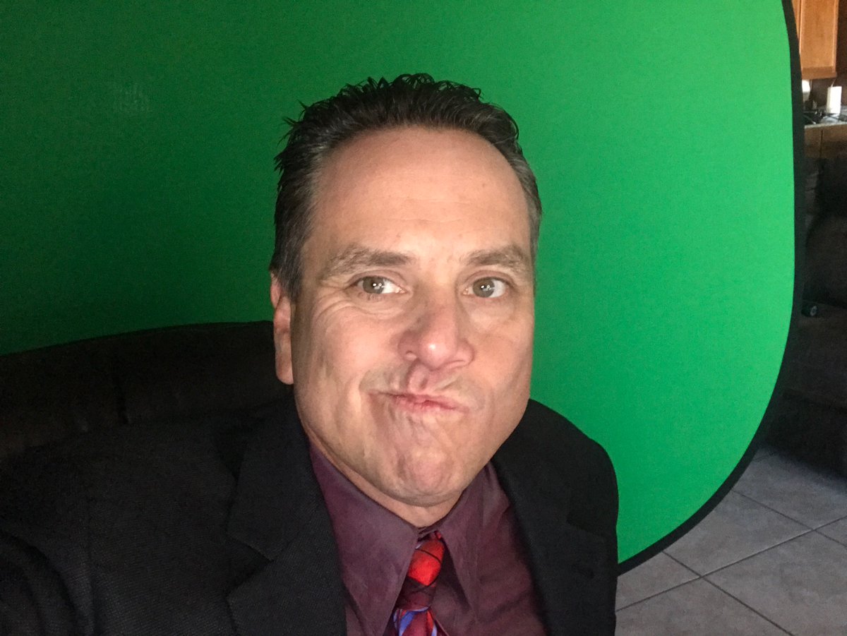 SavagePoker's tweet photo. Join me an the @ClubWPT Stream Team on Twitch at https://t.co/qMi7A66cF9 as I look to resume my run hot. I even got dressed up for the occasion in the hopes @LynnGilmartin will drop by! #LGST #GreenScreenLife https://t.co/q4qV3jPZ0y