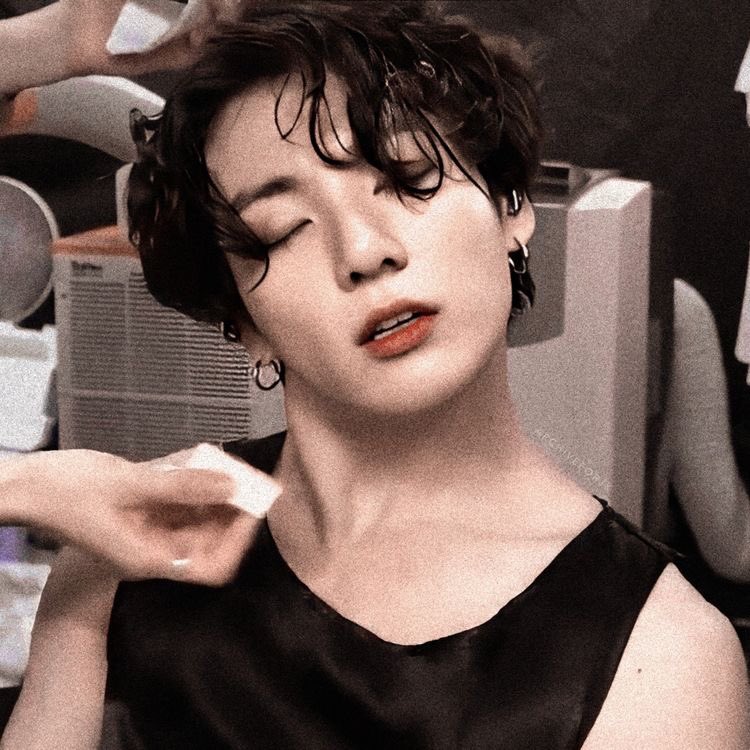jiminthread's tweet photo. Jungkook making me 🥵; thread https://t.co/A4miEzIbMm