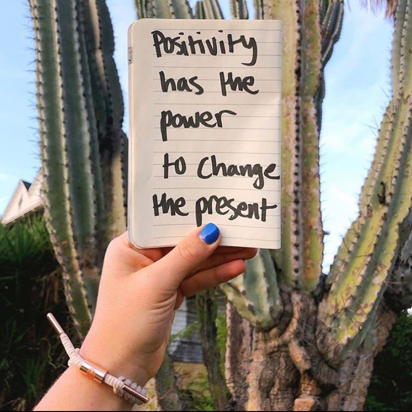 When you actively engage in positive thoughts, it has the power to lift up those around you too! #BecauseofYou and your kind actions, you will inspire others to do the same.

#repost .inner__happiness