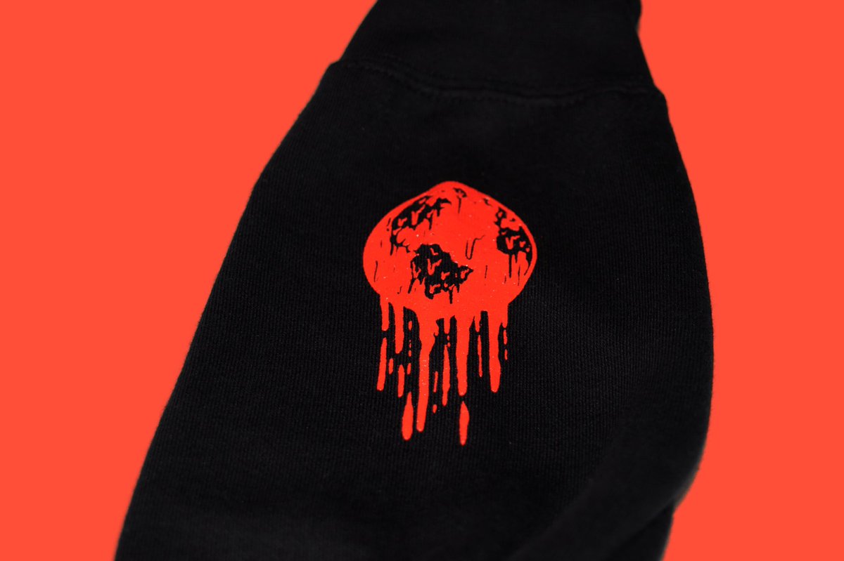 JoinOurCreation's tweet photo. We know it’s far from hoodie season out here in Cali but we are having a sale on our “Neon Glow” hoodie Starting today till August 31st our “Neon Glow” hoodie will be 25% off 
#hoodie #sale #streetwear #hoodiestyle #hoodieseason #model #tattedgirls #clothingbrand #joinourcreation https://t.co/maydnaqzYV