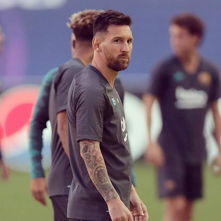 Mostafa10awad's tweet photo. خسرت اليوم وسأخسر جدا وسأبقي برشلونه الي الابد ❤️ https://t.co/IcELNC6WFU
